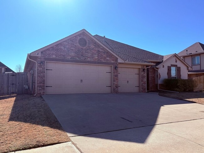 Photo - Large four bedroom home in Edmond