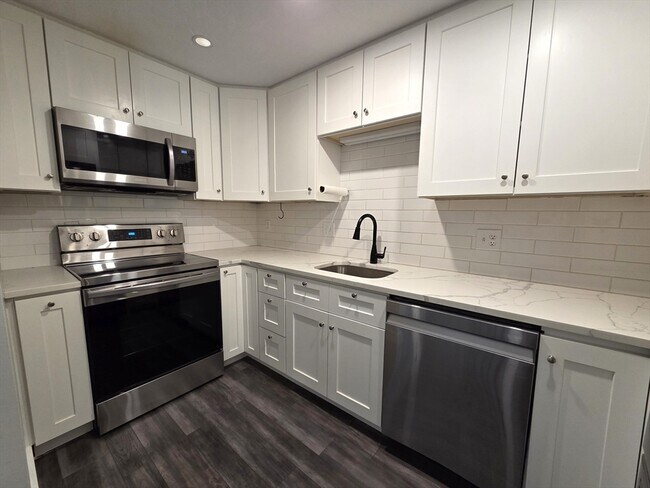 Building Photo - 144 Quincy Shore Dr