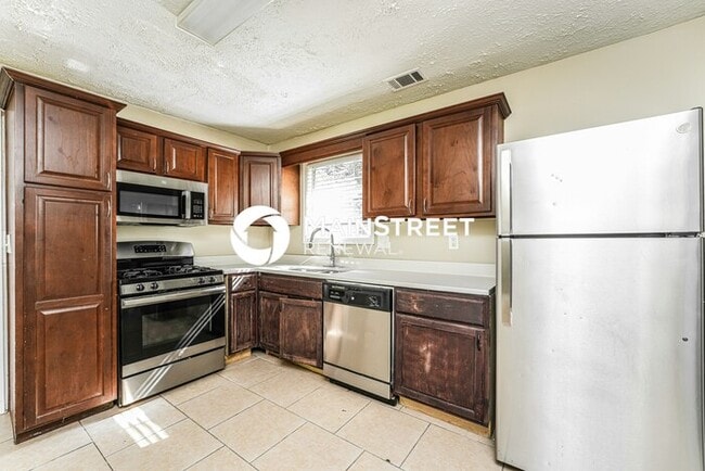 Building Photo - 4 Bedroom Pet-Friendly Home in SNELLVILLE, GA with Main Street Renewal
