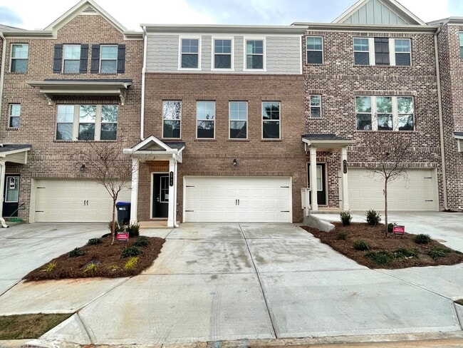 Building Photo - Wonderful 3 Bed 3.5 bath Townhome in Duluth!