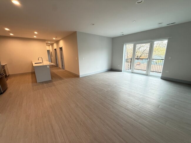 Photo - 6350 N Glenwood Ave Unit 303