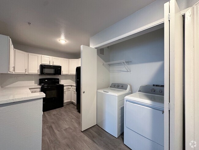 2x2 Renovated Kitchen - Perch on 52nd Rental