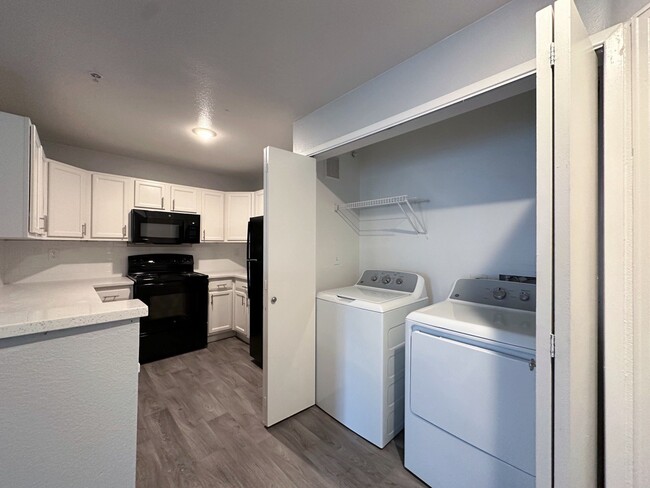 2x2 Renovated Kitchen - Perch on 52nd Apartments