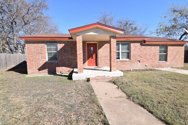 Photo - 107 E Washington Ave Casa
