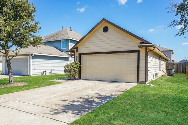 Building Photo - 5462 Plantation Forest Dr