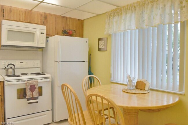 Photo - 135 Palm Dr