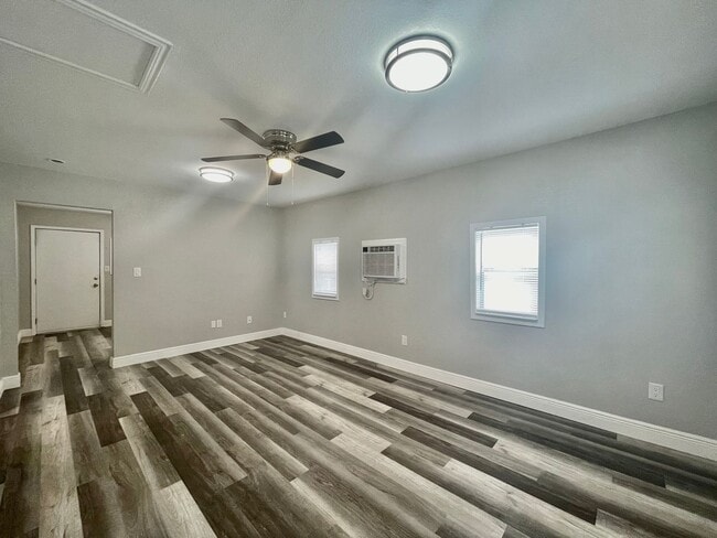 Photo - 2 Bedroom - New & Improved - Centrally Loc...