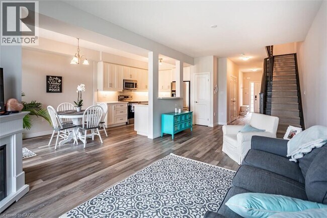 Photo - 120 Dunrobin Ln