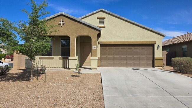 Photo - Excellent price on this 4 bedroom with Upgraded kitchen!