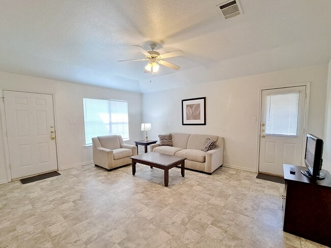 Living Room 2 - 1625 Yuma Trl Townhome