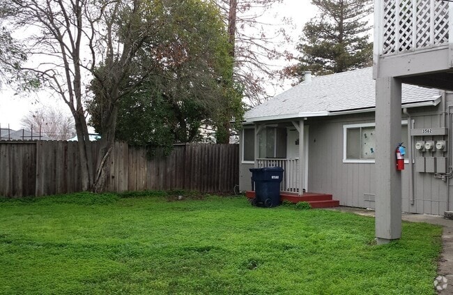Building Photo - 3562 1st St Unit 4 Rental