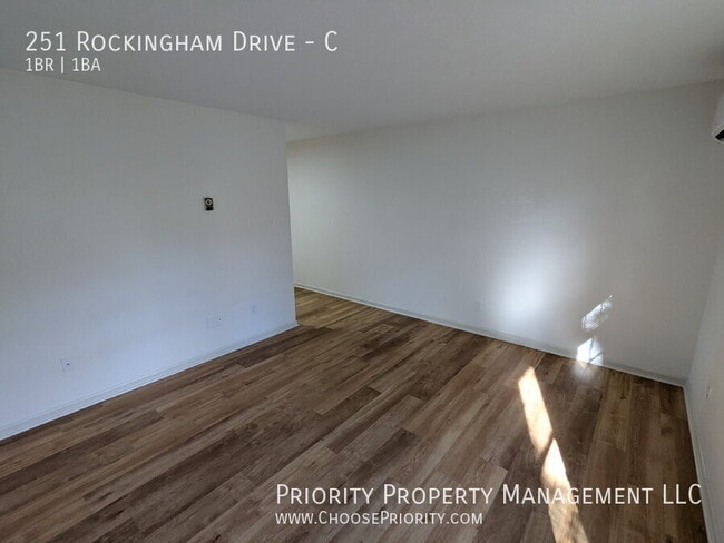 Photo - 251 Rockingham Dr Unidad C
