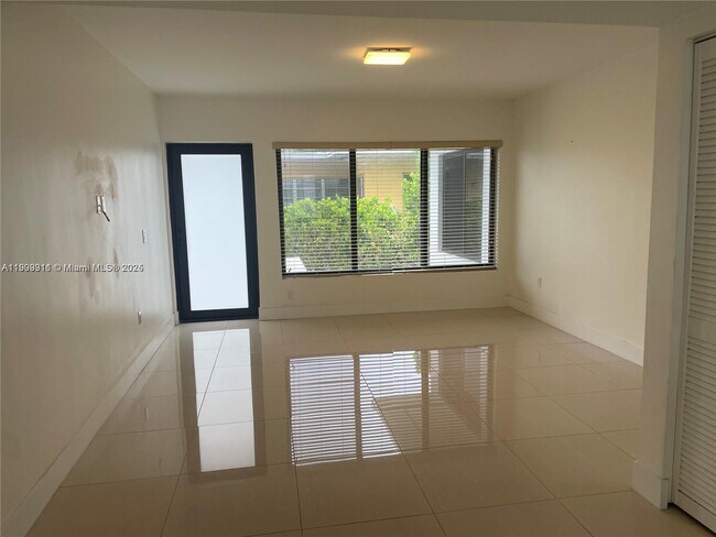 Photo - 1765 Normandy Dr Unit 3