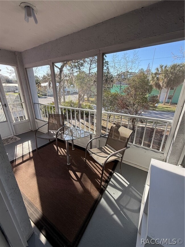 Photo - 943 SE Mayo Dr