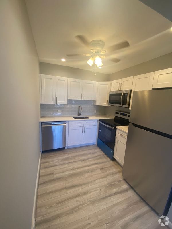 Building Photo - 114 Brighton C Rental