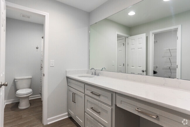 2BR, 2BA - 1,371 SF