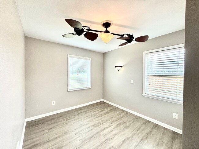 Photo - 13034 Peoria St