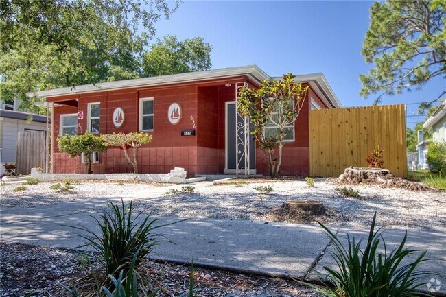 Building Photo - 636 15th Ave S Rental