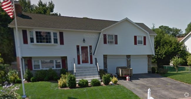 Building Photo - 41 Carpenter Dr Rental