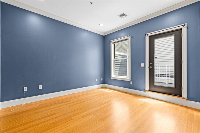 Photo - 368 Dorchester St Unit 2