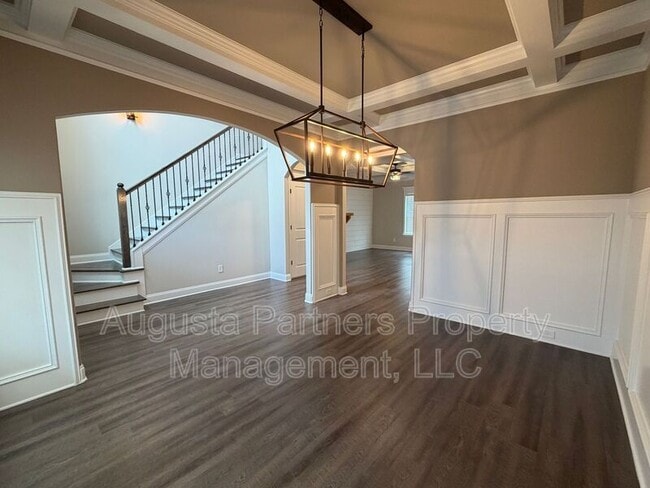3500 Hilltop Trl