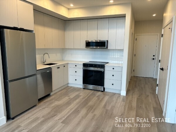 Photo - 45497 Campus Dr