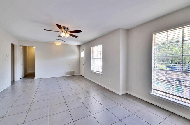 Photo - 2406 Sheri Oak Ln
