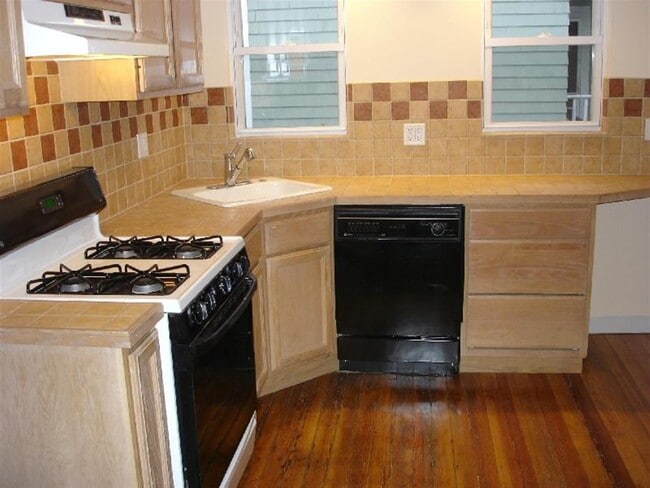 Building Photo - 5 Belmont Sq Unit 1