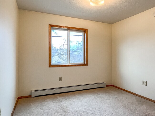 Bedroom 3 - 2216 Longyear Ave Unit 2216