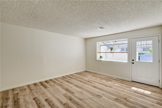 Photo - 2040 Willowbury Dr