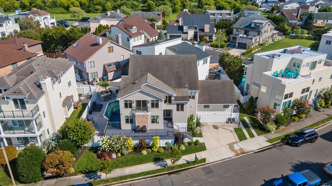 Photo - 7600 Bayshore Dr