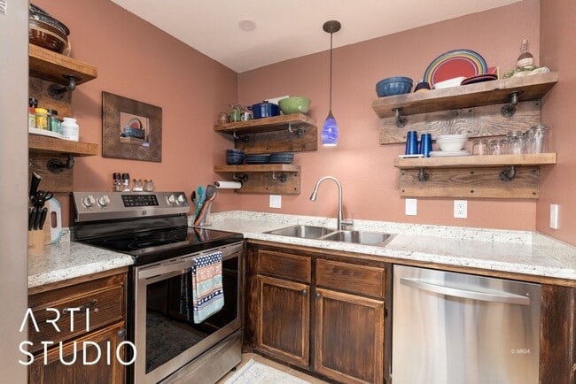 Photo - Beautiful 2-bedroom 2-bathroom upstairs un...