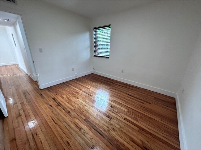 Photo - 15 Sidonia Ave Unit 3