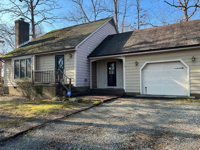 Building Photo - Close to everything! Rental