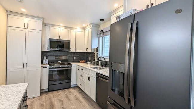 Photo - 60 Weirs Rd