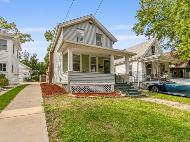 Photo - 930 E Dayton St Unit 1