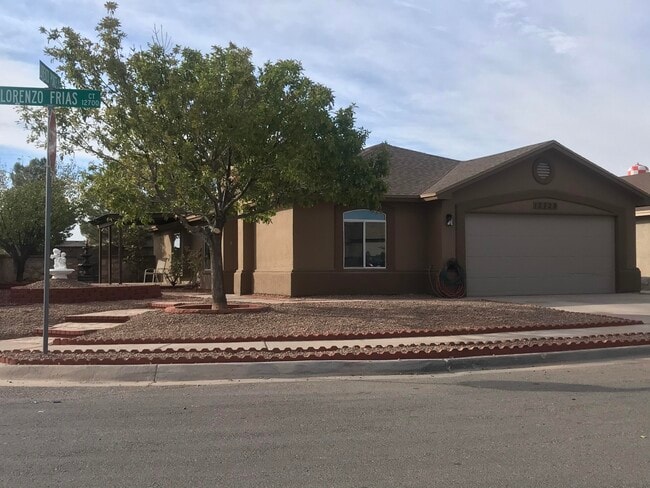 Building Photo - 12720 Lorenzo Frias Ct