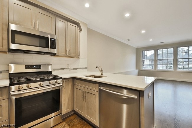 Photo - 115 Watchung Ave Unit 1