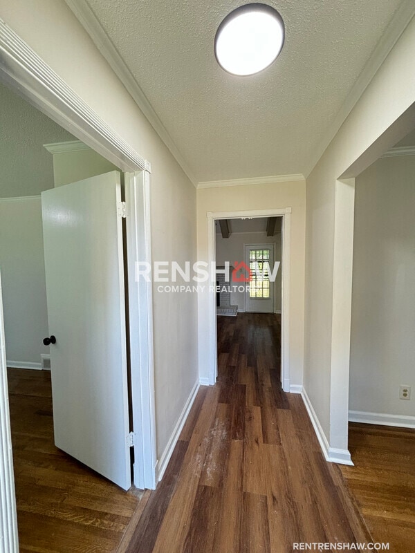 Photo - 4985 Darlington Dr