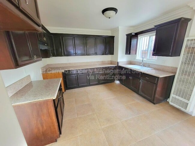 Photo - 1424 E 59th St