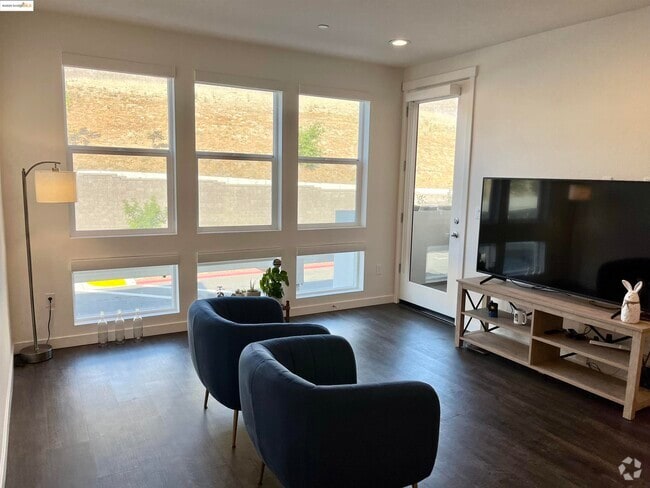 Building Photo - 2700 Wildflower Sta Pl Unit 93 Rental