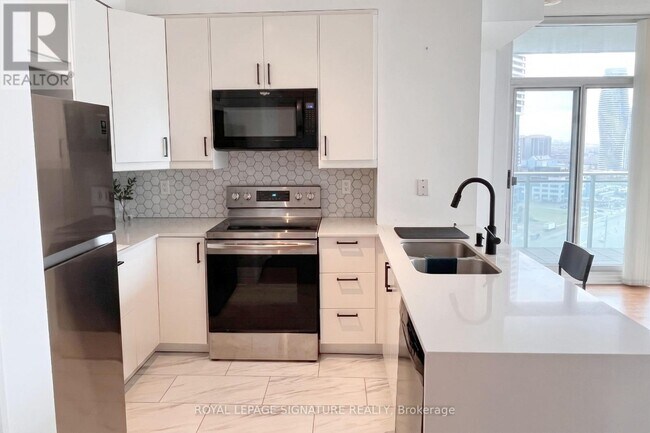 Photo - 220 Burnhamthorpe Rd W Unit 1602