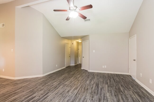 Photo - 19718 Rackingham Pl