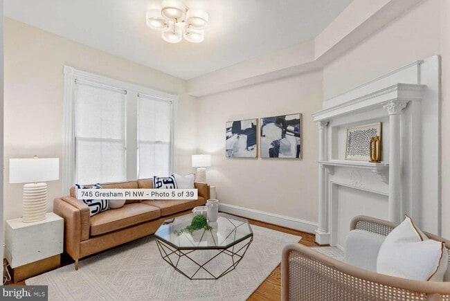 Photo - 745 Gresham Pl NW