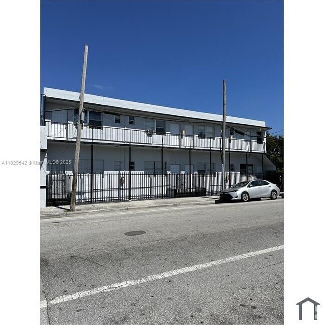 Building Photo - 467 NW 8th St Unit 1 Rental