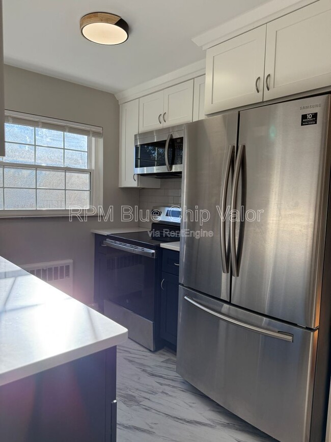 Building Photo - 6912 Murray Ave Unit 4