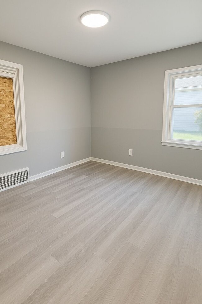 Photo - 14975 Hubbell Ave