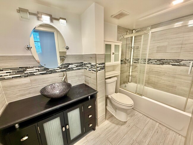 Building Photo - 8301 Sands Point Blvd Unit 202S