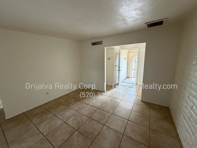 Photo - 3325 S Elson Ave