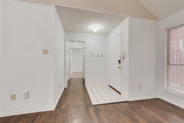 465 El Rio Dr